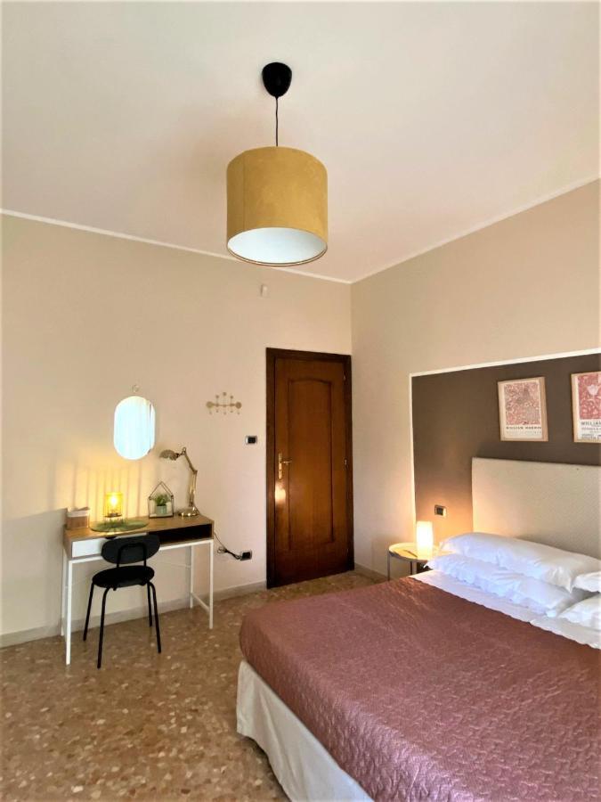 Casa Viola A 900 Mt Dalla Staz. Centrale Pescara Exteriér fotografie