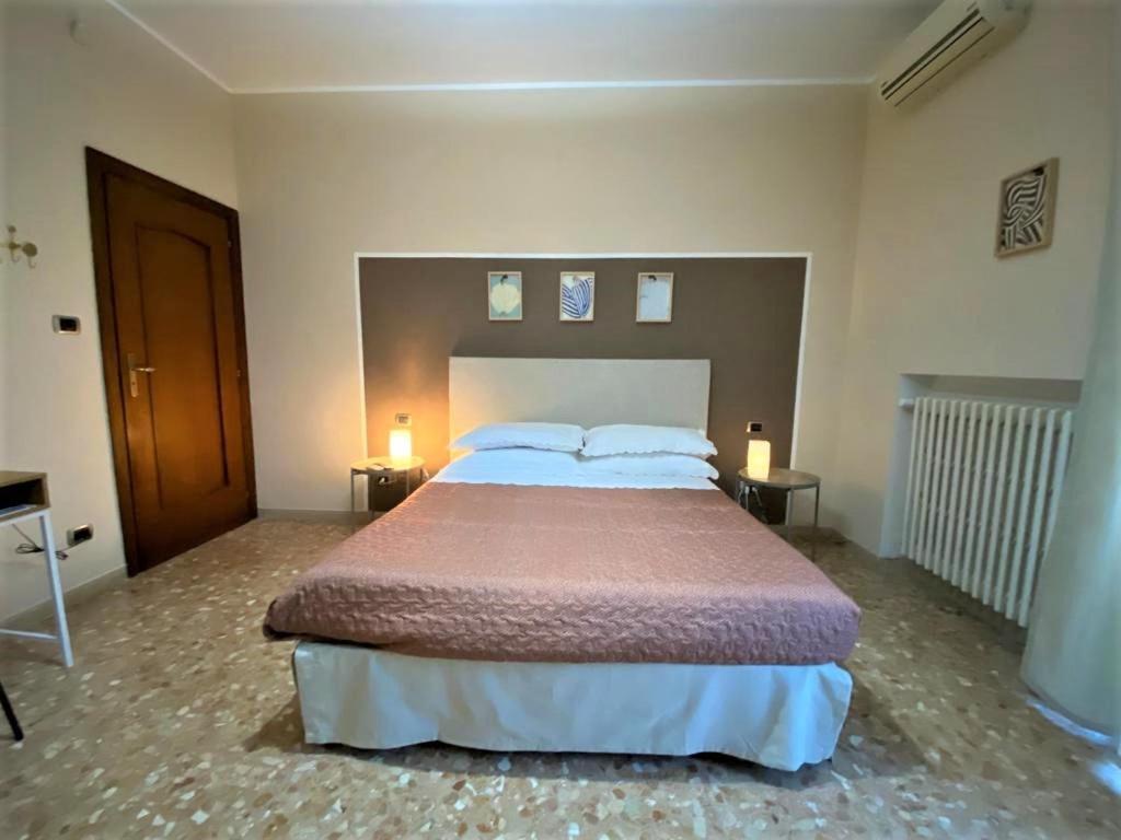 Casa Viola A 900 Mt Dalla Staz. Centrale Pescara Exteriér fotografie