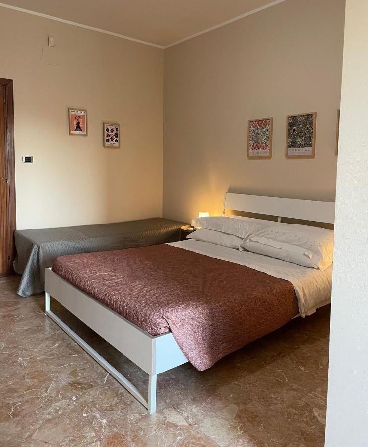 Casa Viola A 900 Mt Dalla Staz. Centrale Pescara Exteriér fotografie